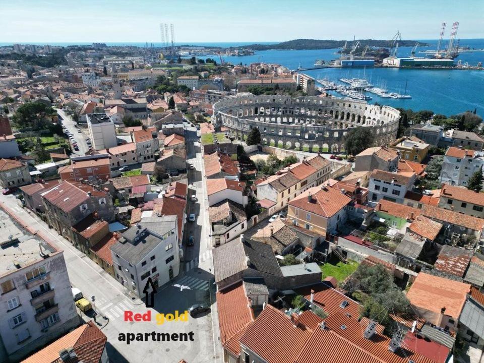 Red Gold Apartment Pula Exteriér fotografie